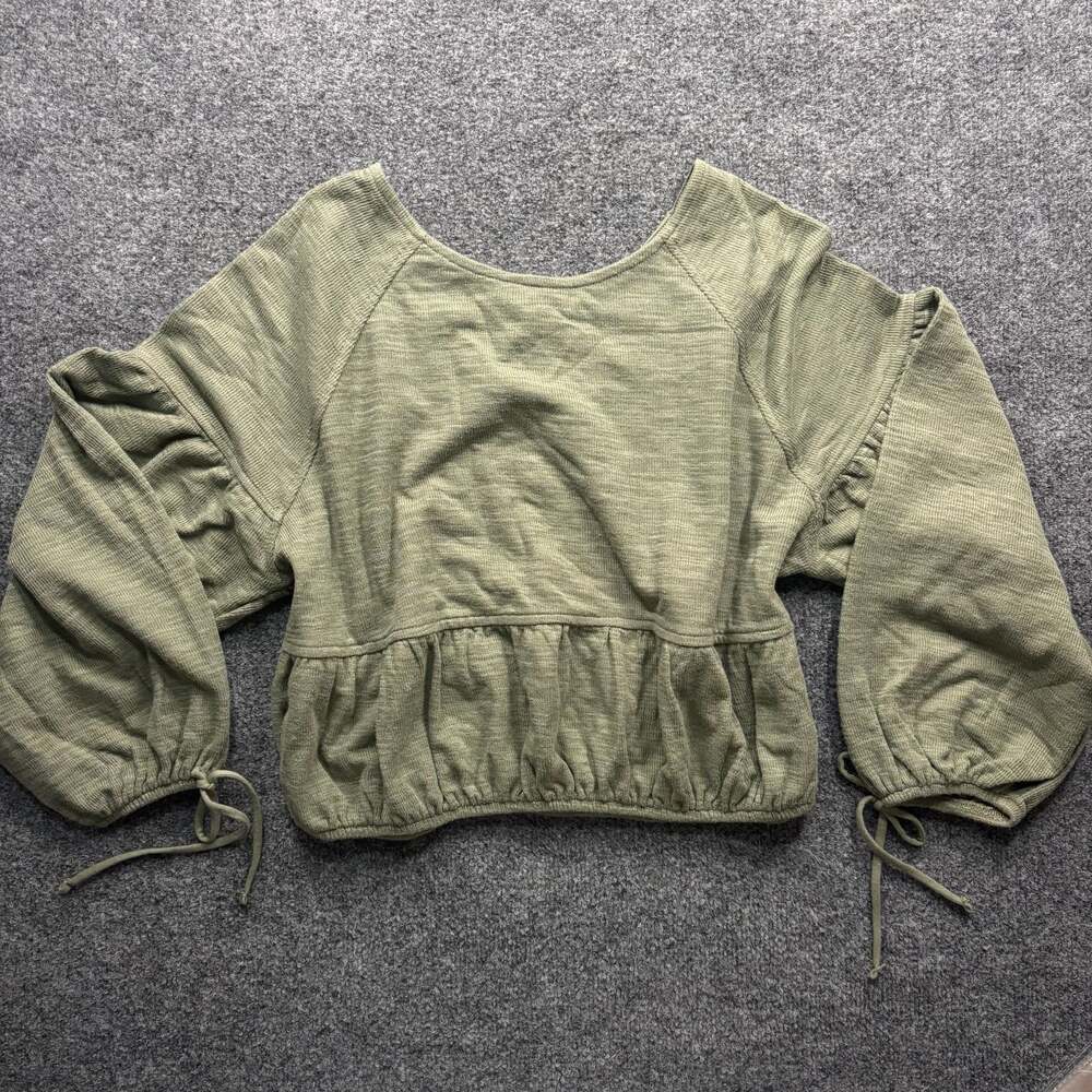 Aerie Green Ribbed Peplum Top with Long Sleeves and Drawstring Cuffs Size M NWT